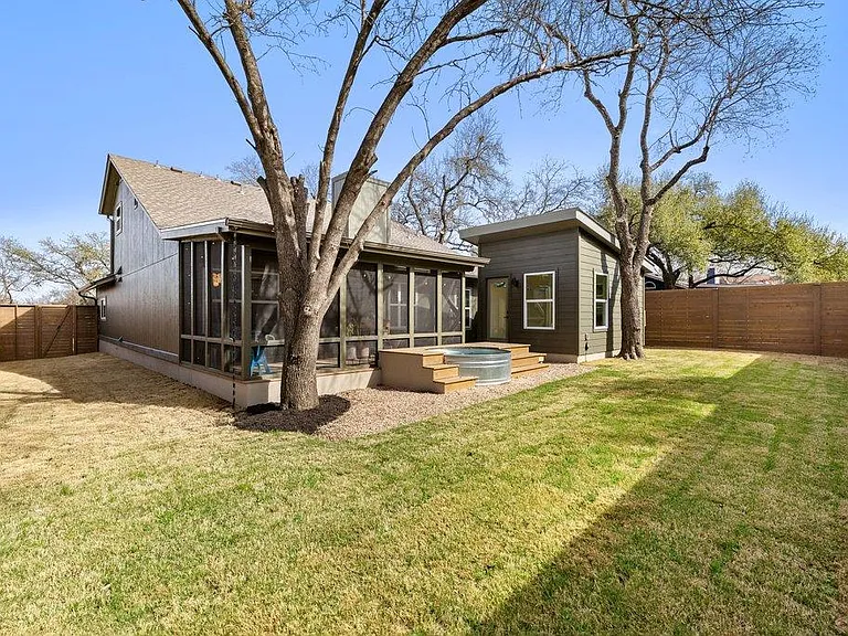 8202 Cache Dr — Photo 38