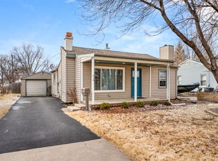216 5th St E, Milan, IL 61264