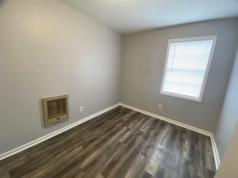 311 S Bond Ave — Photo 8