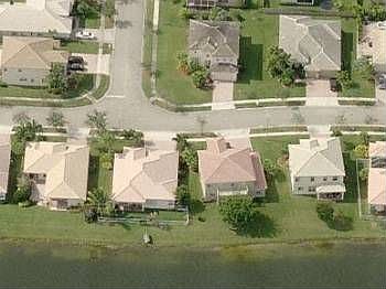 2nd image of 916 NW 167th Ave