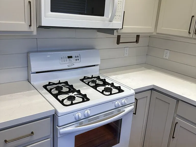1086 John Hill Rd — Photo 8
