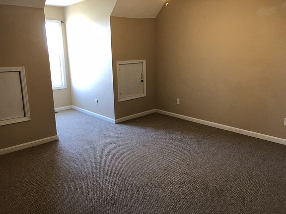 5th image of 140 Derbyshire Ct