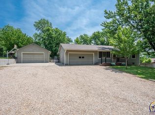 4750 NW Hiawatha Pl, Topeka, KS 66618