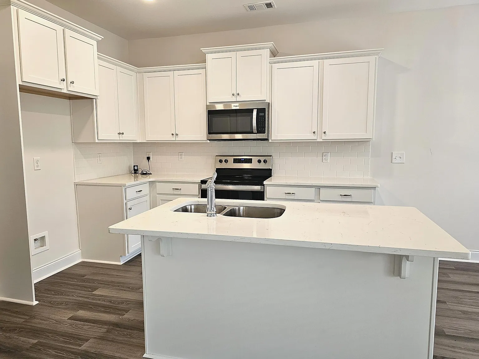 4 bed, 2.5 bath, 1745 sqft, $1,950 — Photo 4