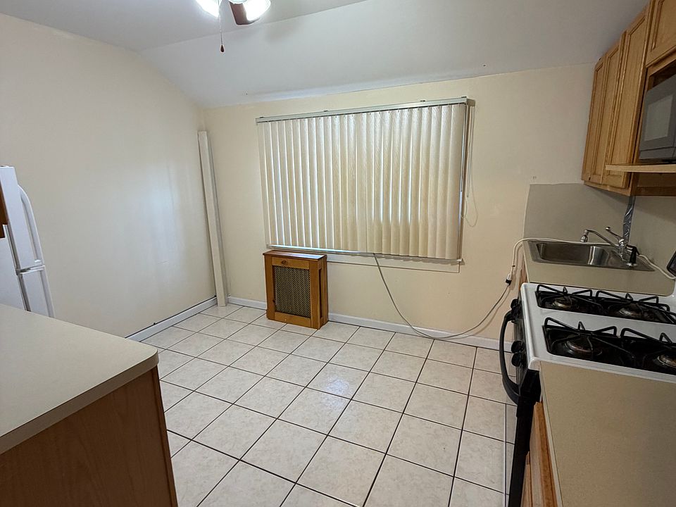 1st image of 849 Taft St Floor 2