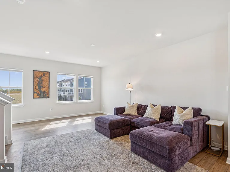79 Swan Field Ave — Photo 9