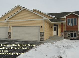 11965 Mayview Curv, Lindstrom, MN 55045