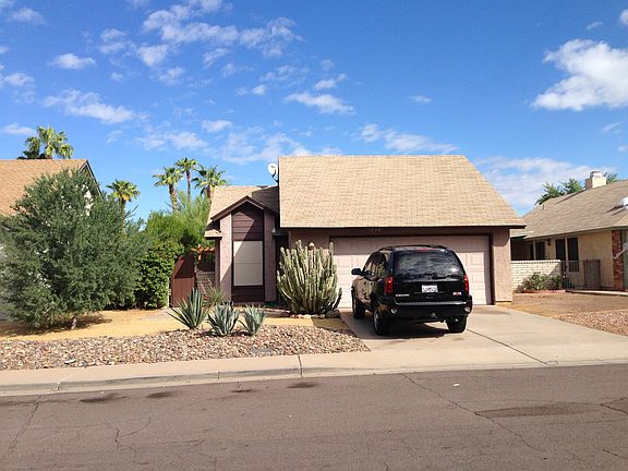 3rd image of 1736 E Jacinto Cir