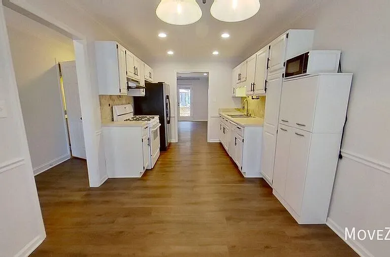 5622 Darrow Dr — Photo 7
