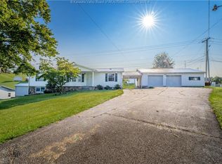 125 Beacon Ln, Ripley, WV 25271