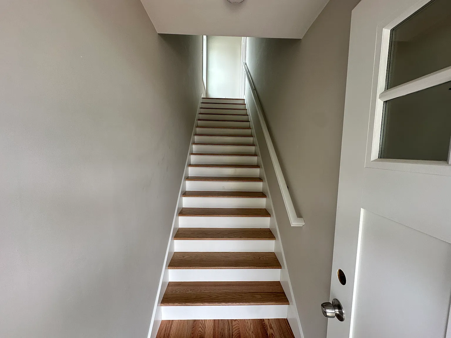 2 bed, 1000 sqft, $2,350 — Photo 2