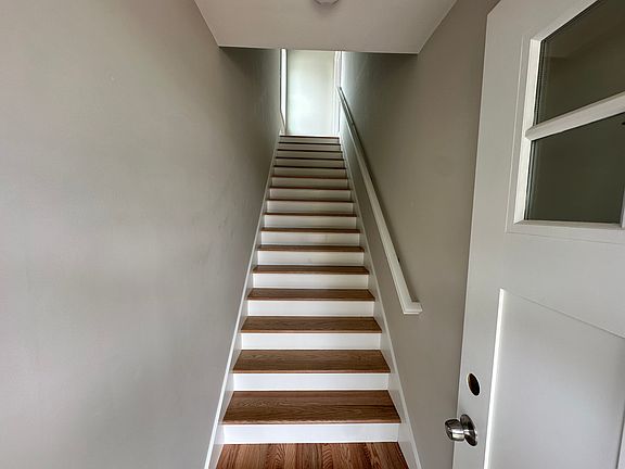 2nd image of 7 Blossom St #7B