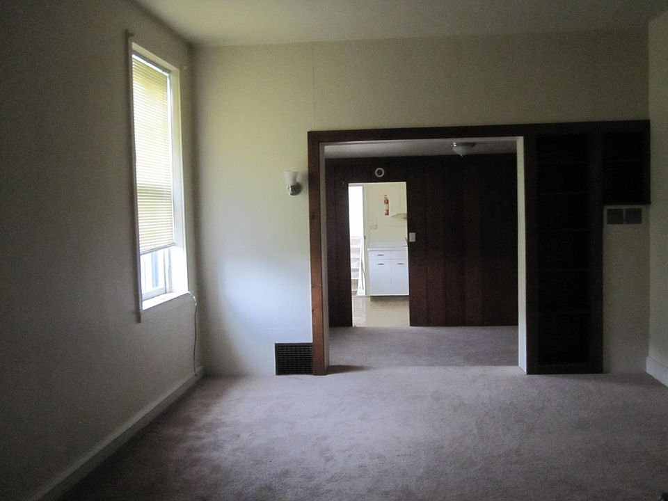 1st image of 147 E Lancaster Ave