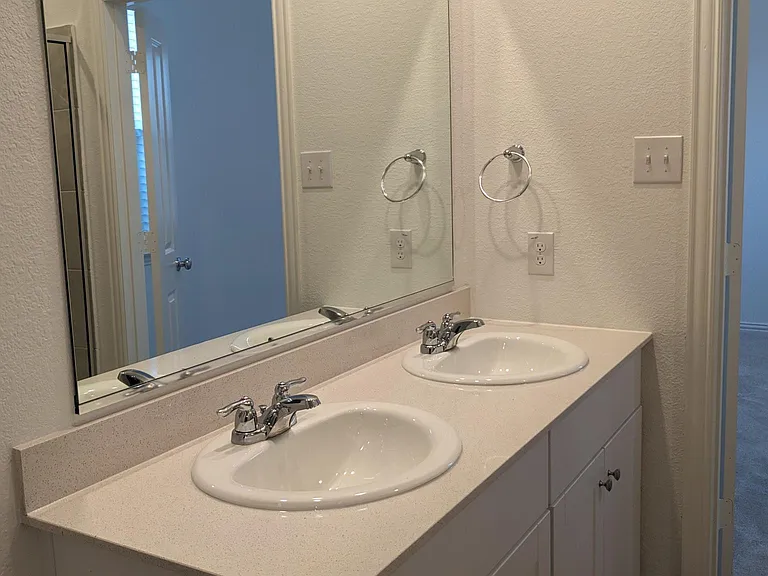 2142 Donker Dr — Photo 16
