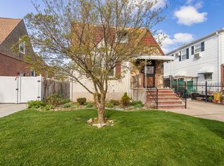 32-12 208th St FLOOR 2, Bayside, NY 11361