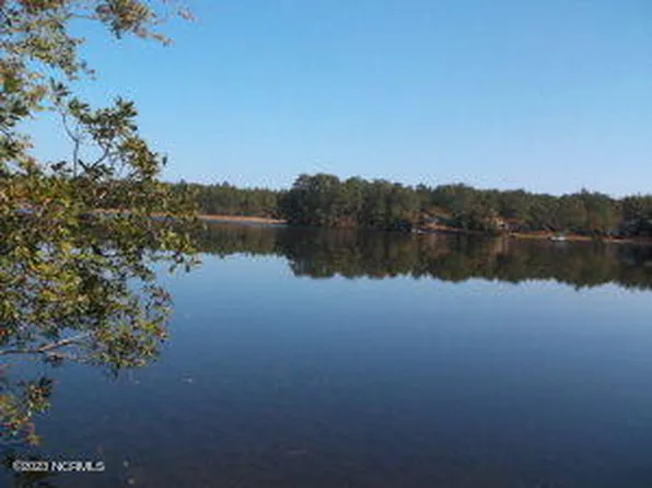 8 Longleaf Lane, Wagram, NC 28396