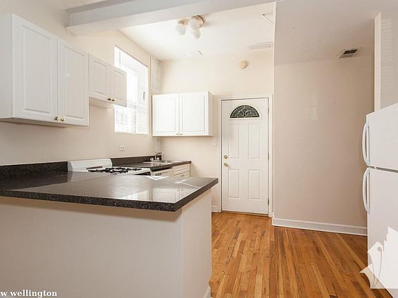 5th image of 1101 W Wellington Ave #1012