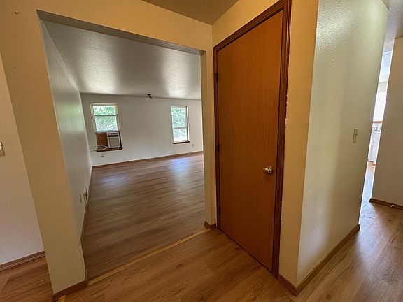 5th image of 15303 9th Ave E