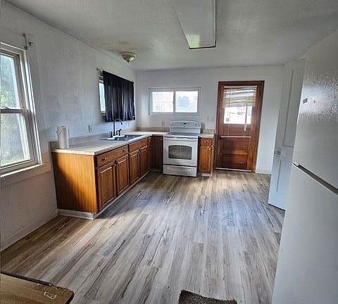 4th image of 2629 Massillon St