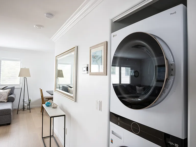 1052 Isabella Ave #C — Photo 8