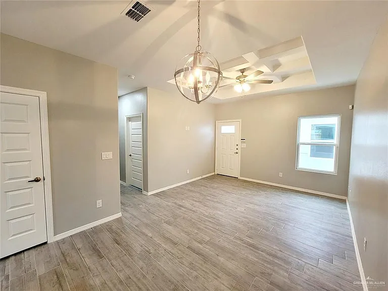 1817 Davenport St #4 — Photo 9