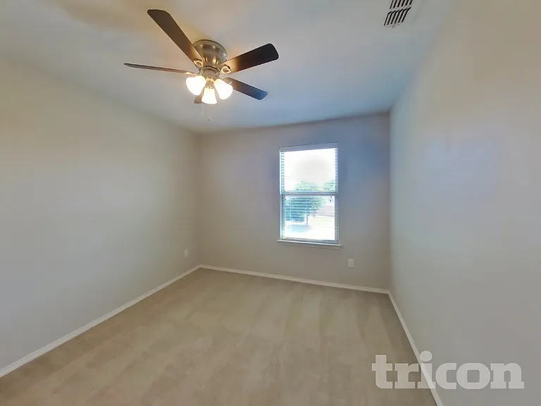 528 Shell St — Photo 15