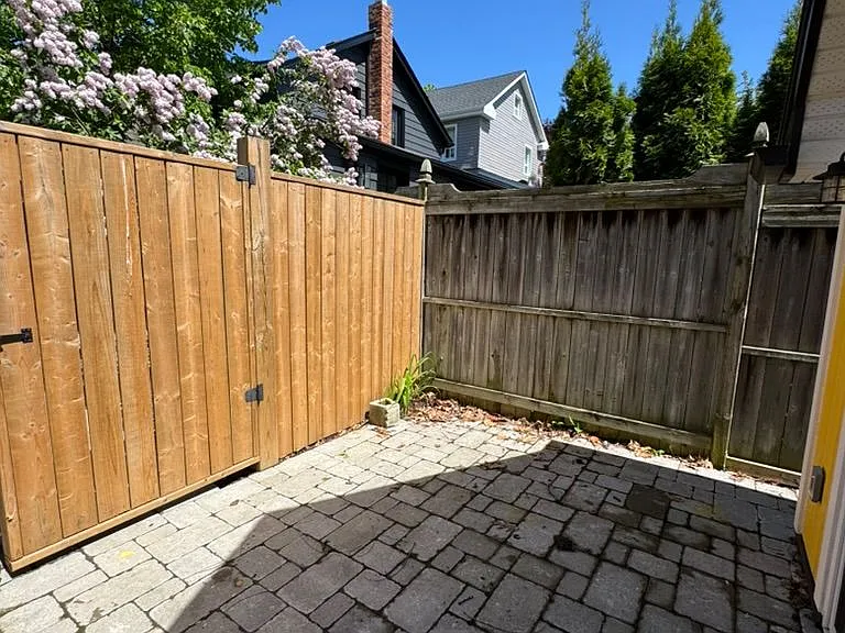40 Bond St #TOWNHOUSE — Photo 15