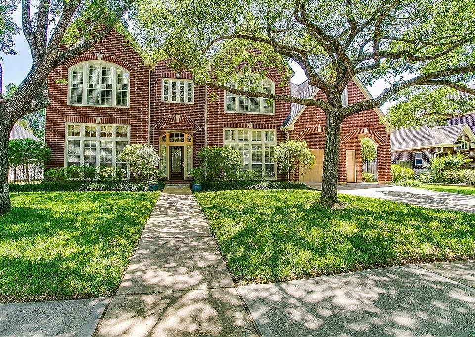 1st image of 4023 Colony Oaks Dr