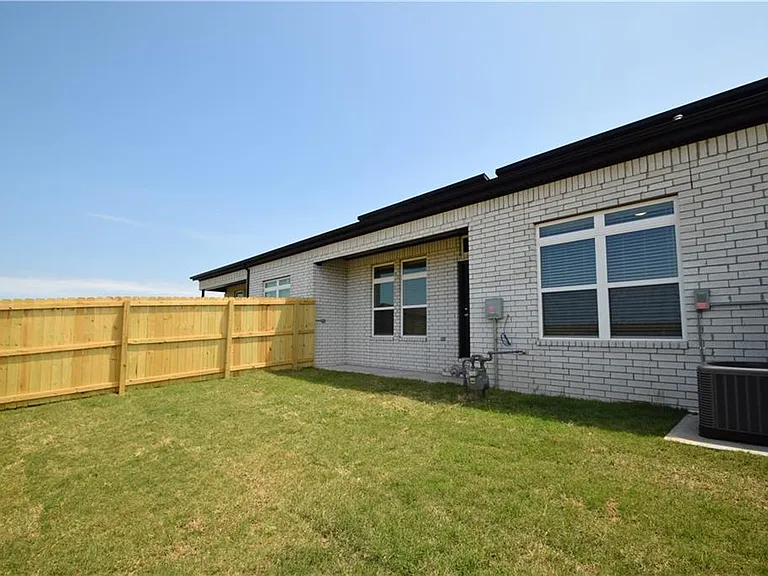 470 Amethyst Rd — Photo 21