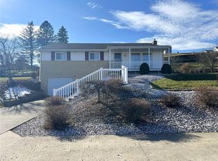 1024 Camelot Dr, Apollo, PA 15613