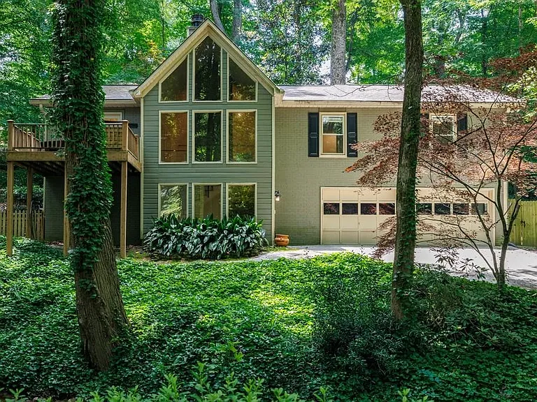 102 Vanessa Dr SE — Photo 2