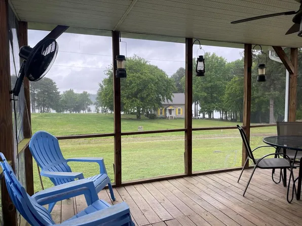 699 Palmer Point Rd, Boydton, VA 23917