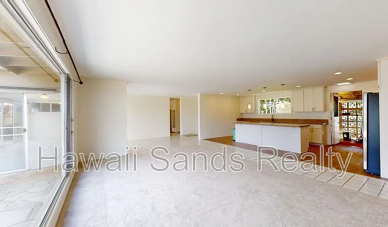 366 Poipu Dr — Photo 2