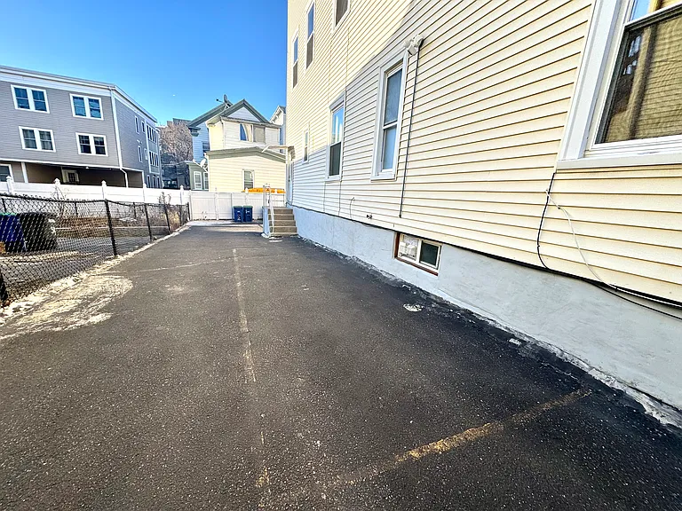 56 Pinckney St #2 — Photo 18