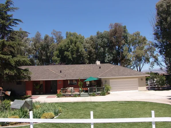 12236 McConnell Dr, San Martin, CA 95046