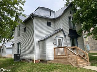 606 11th St, Corning, IA 50841
