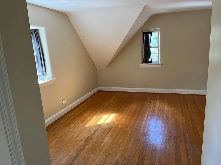 85 Continental Dr — Photo 19
