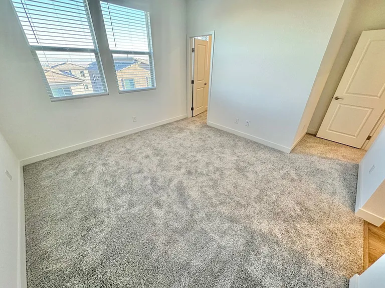 1548 Little Penguin St — Photo 21
