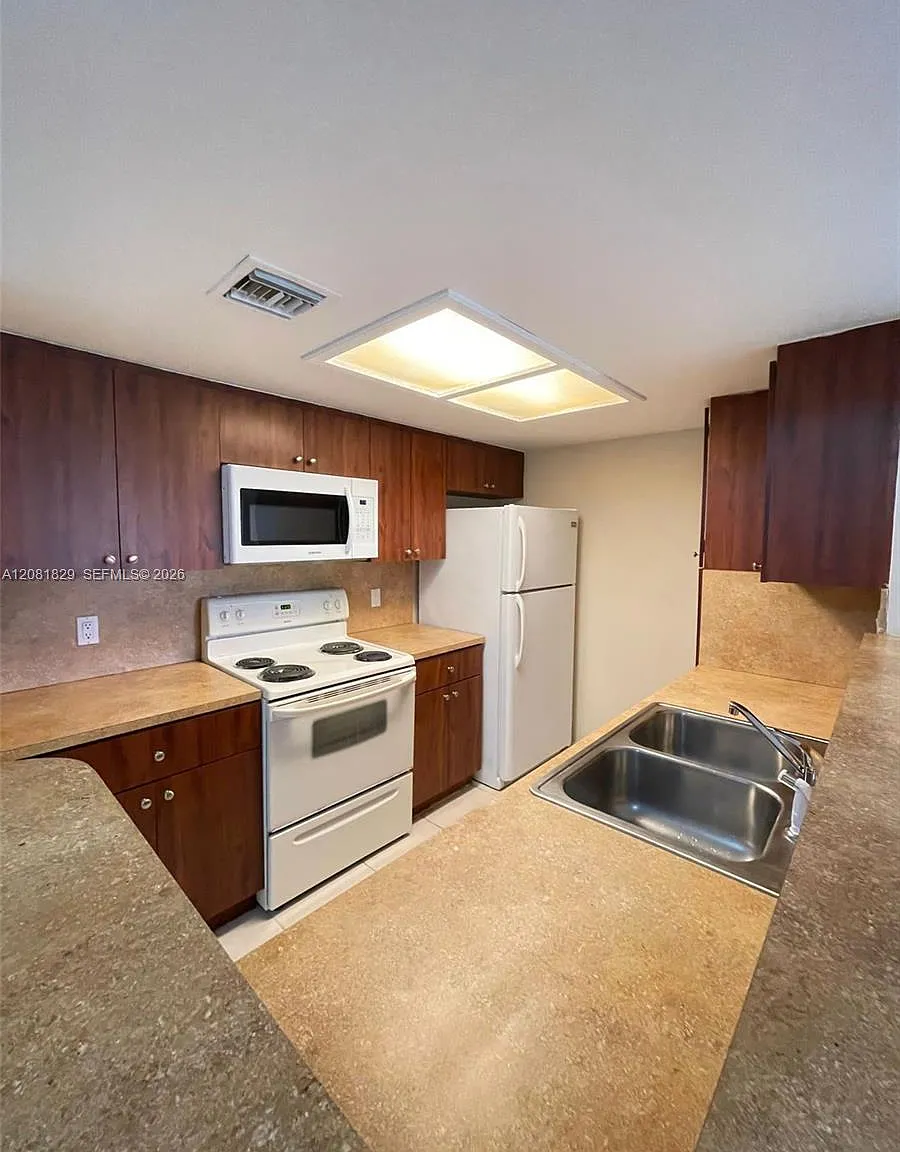 Crescent Cove Condo — Photo 2