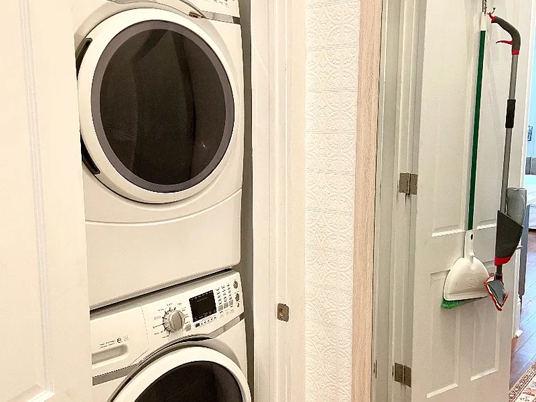 Washer/dryer closet