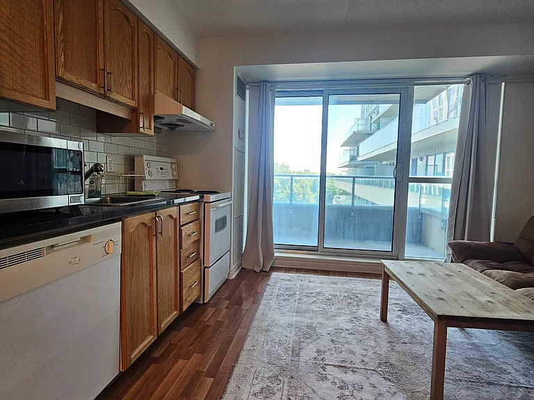 70 Town Centre Ct #711 — Photo 12