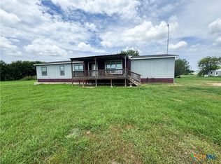 824 Gilbert Rd, EDNA, TX 77957