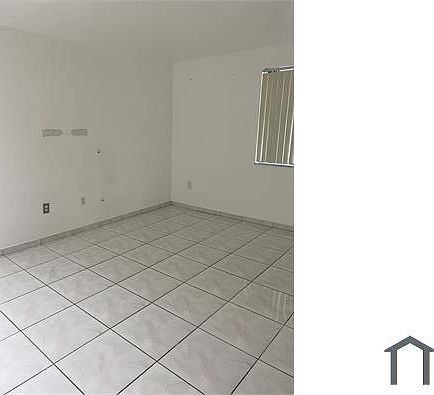 4th image of 2720 W 63rd Pl Building 27