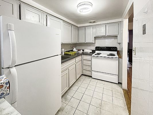 4th image of 31-60 29th St Unit 1A