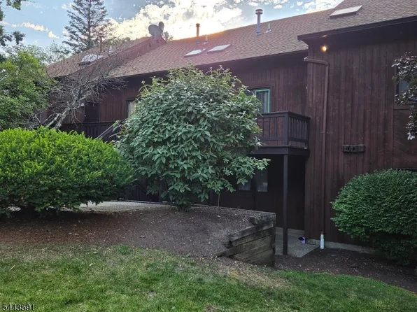 1 Sugar Loaf Ct Unit 8 BLDG 1 #8, Vernon Twp., NJ 07462