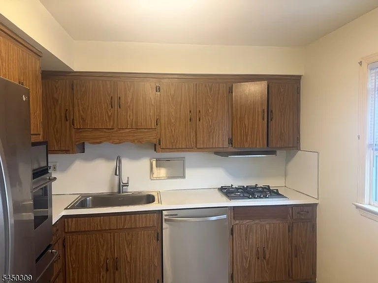 43 Oakwood Ave #1 — Photo 2
