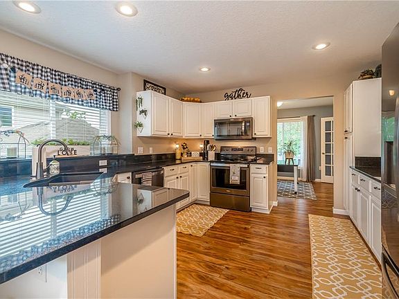 5th image of 6817 Lewis Carroll Ct