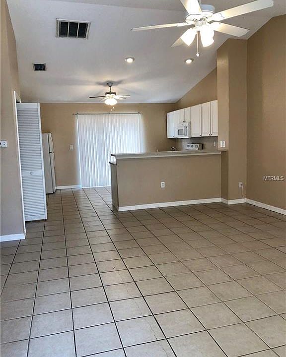 1st image of 1125 E Rohe St APT A