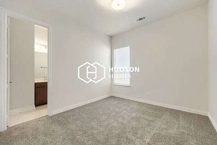 4 bed, 3.5 bath, 2983 sqft, $2,915 — Photo 4