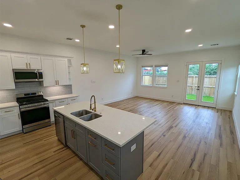4915 Fisk St — Photo 11